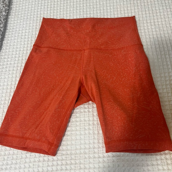 Lululemon Wunder Train High Rise Short 8" - size 6 - Picture 2 of 3